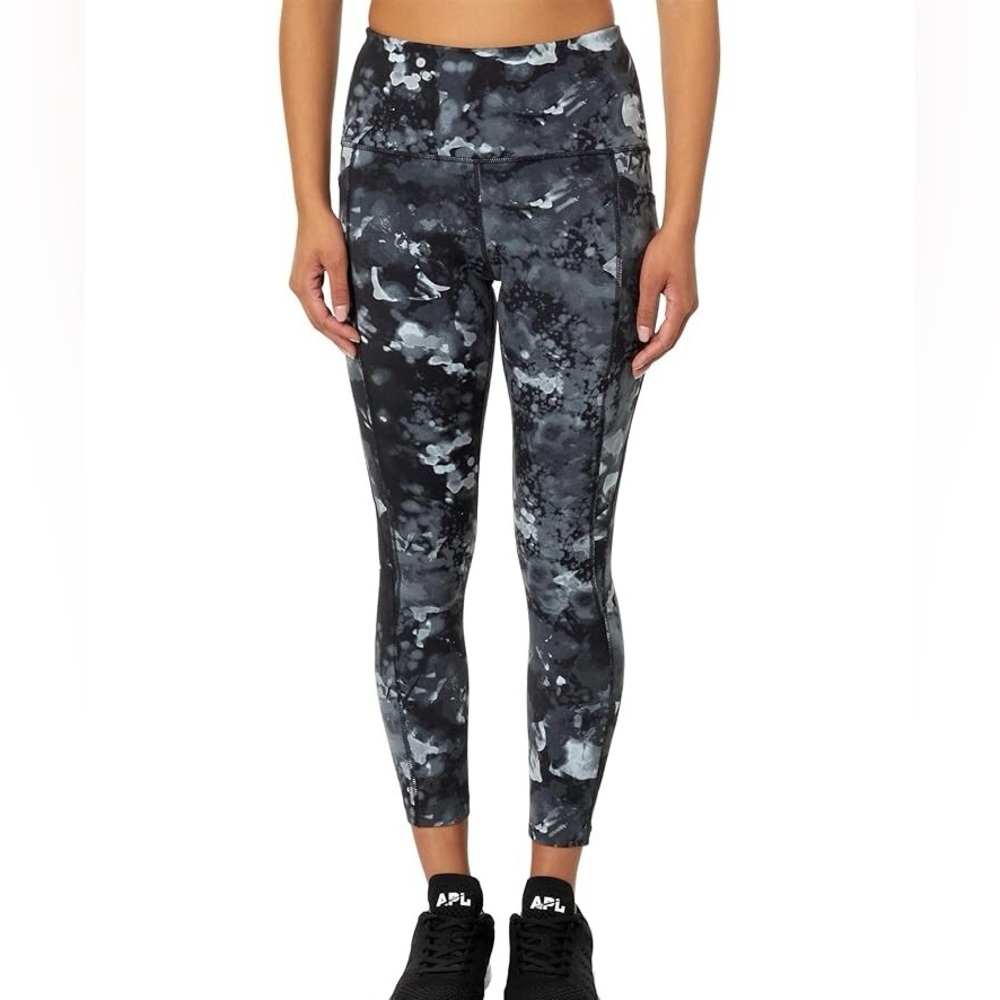 Women's Smartwool 7/8 Leggings  Color: Black Watercolor  Size: medium